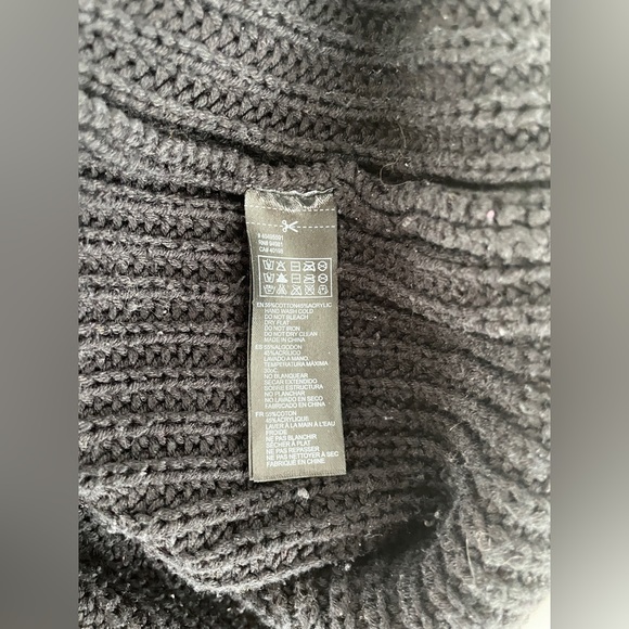 3/25 Black Rib Knit 3/4 Sleeve Forever 21 Sweater - Picture 8 of 8